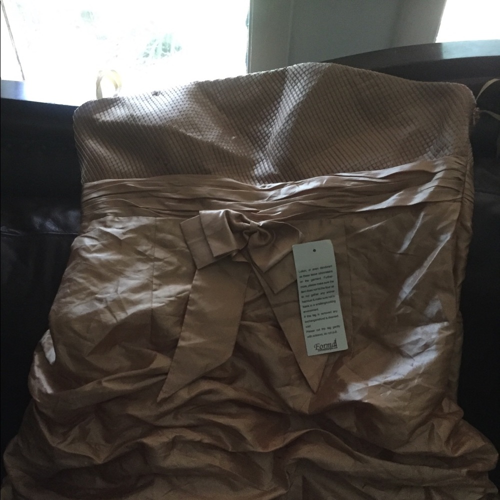 Formal Gold Size 18 Dress. Cocktail Length